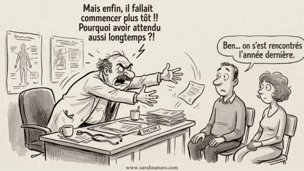 Illustration humoristique d'un couple surpris chez le médecin, qui leur reproche d'avoir attendu trop longtemps pour concevoir alors qu'ils ne se connaissent que depuis un an